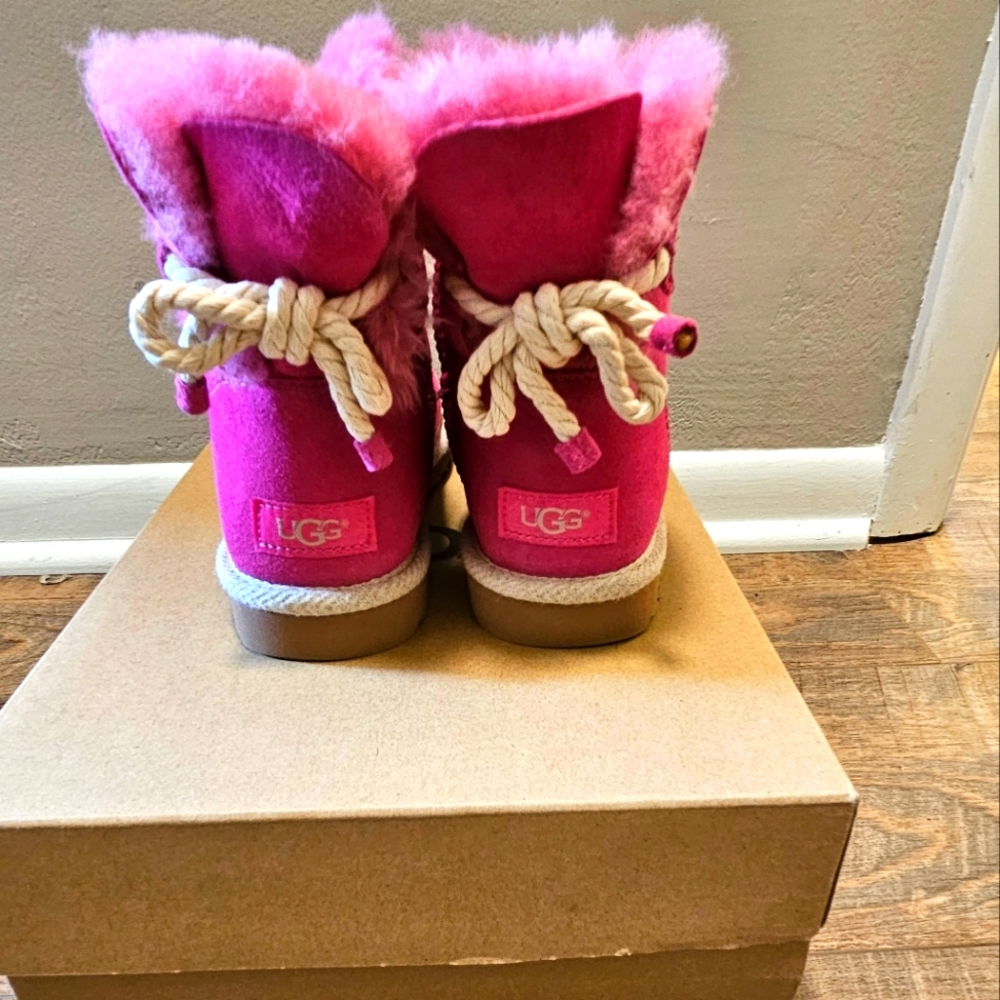 Pink uggs